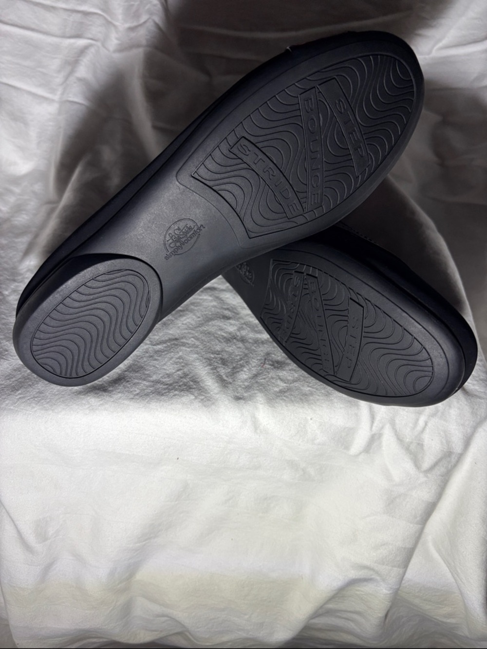 Life Stride Black Matte and Patent Trim Slip-On Flats - Picture 4 of 5